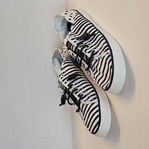 Sperry Navy & White Striped Sneakers Sz 8.5M